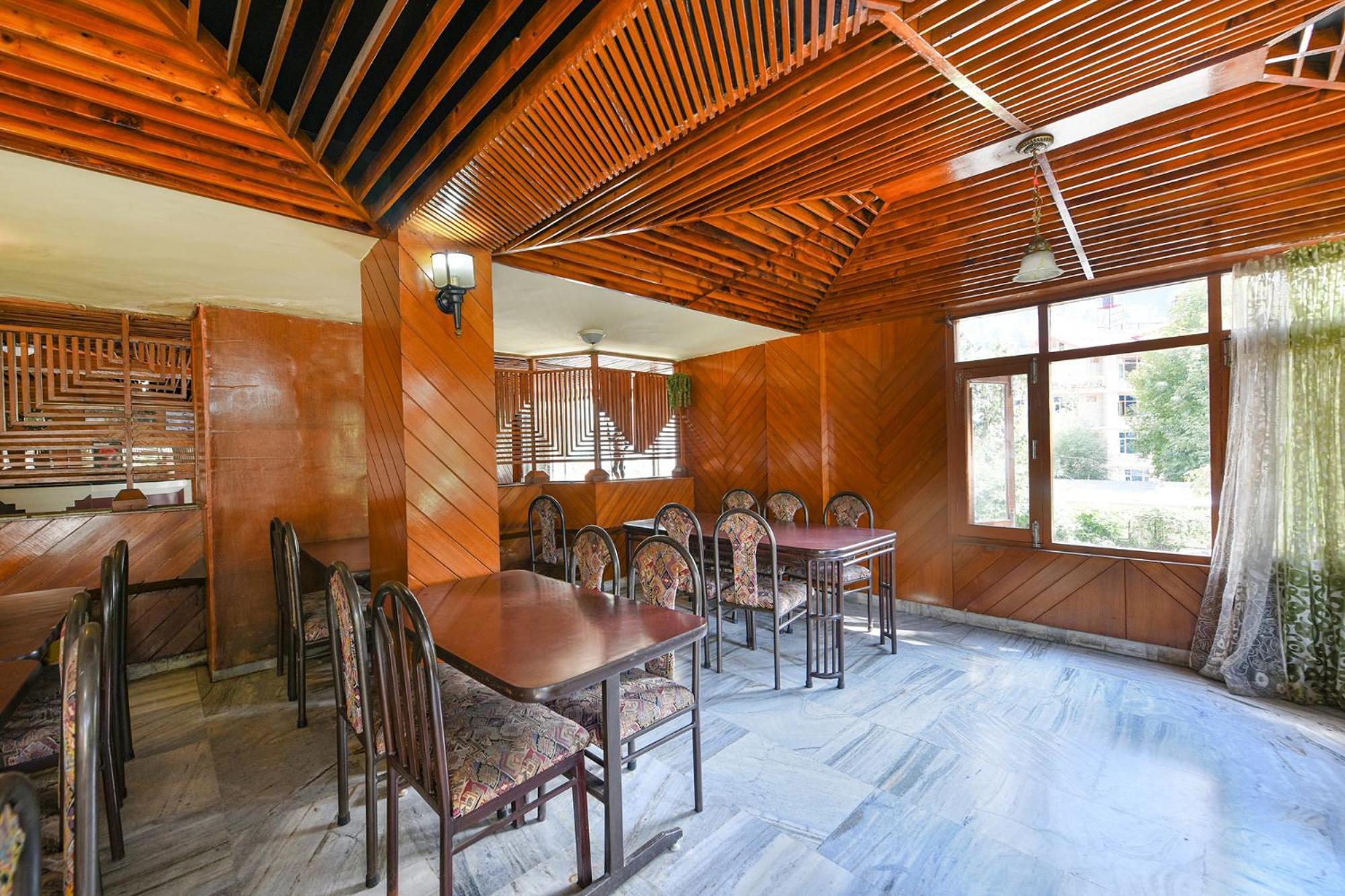 Fabhotel Zarim Manāli Екстериор снимка