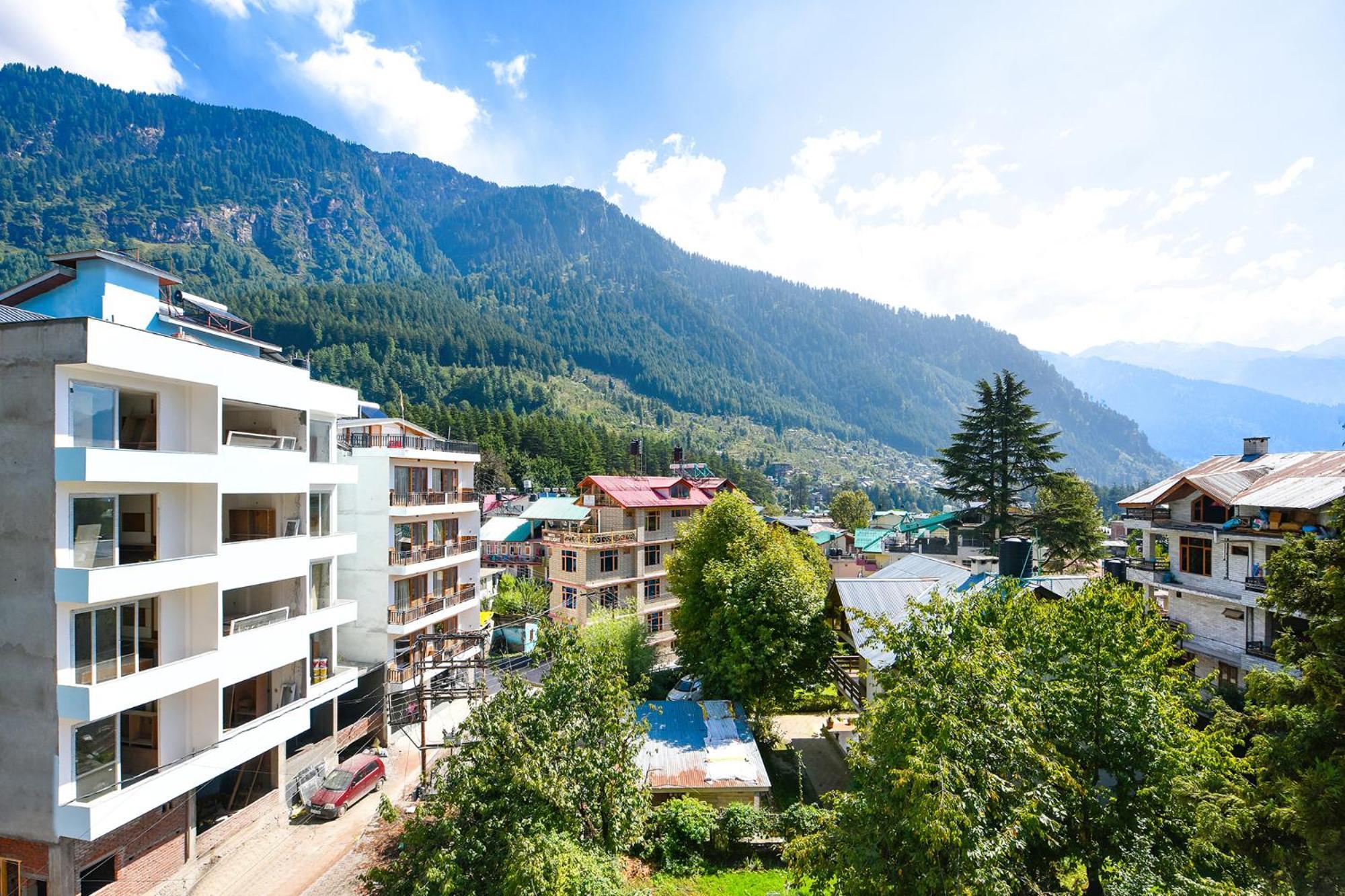 Fabhotel Zarim Manāli Екстериор снимка