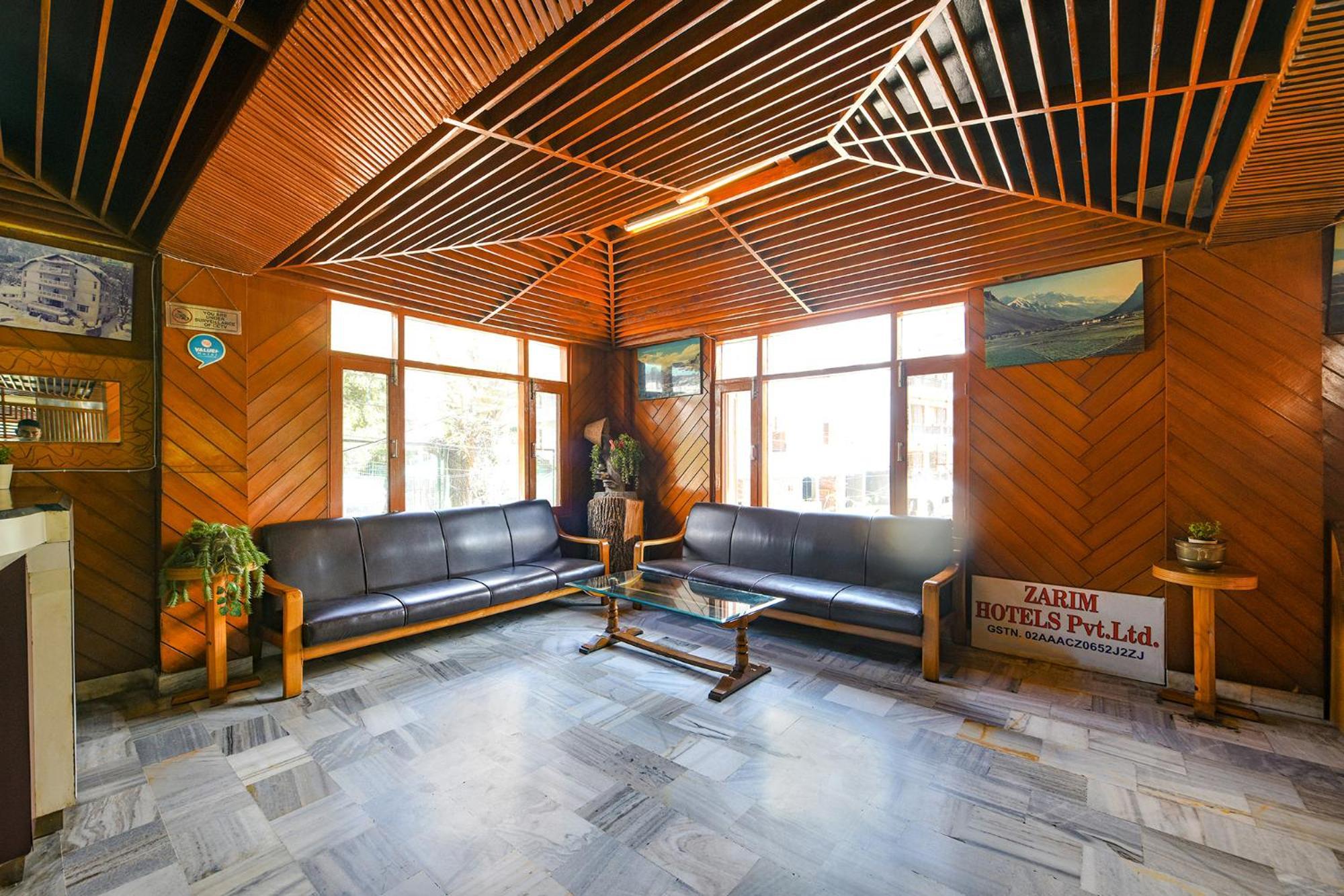 Fabhotel Zarim Manāli Екстериор снимка