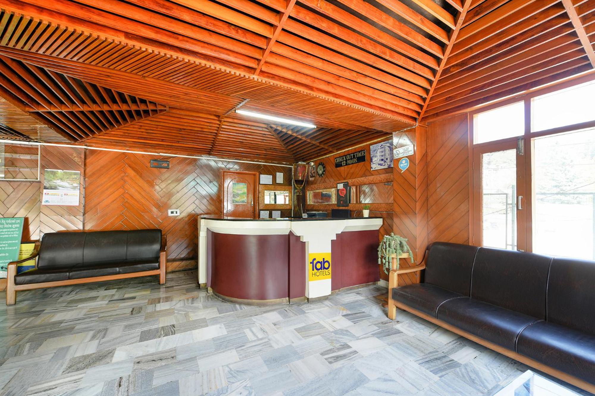 Fabhotel Zarim Manāli Екстериор снимка