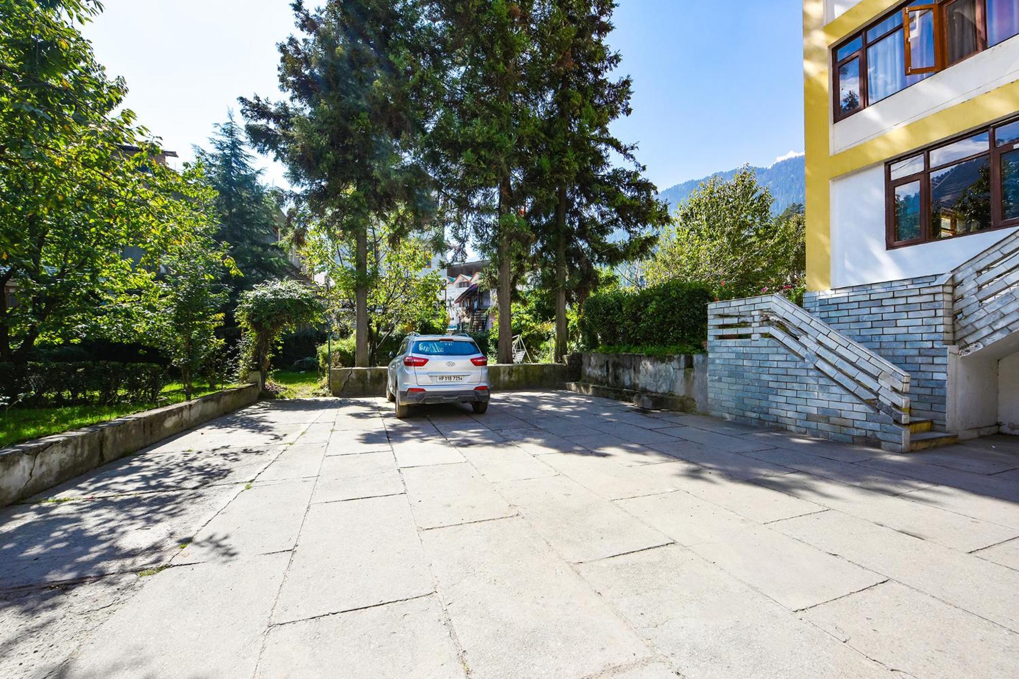 Fabhotel Zarim Manāli Екстериор снимка