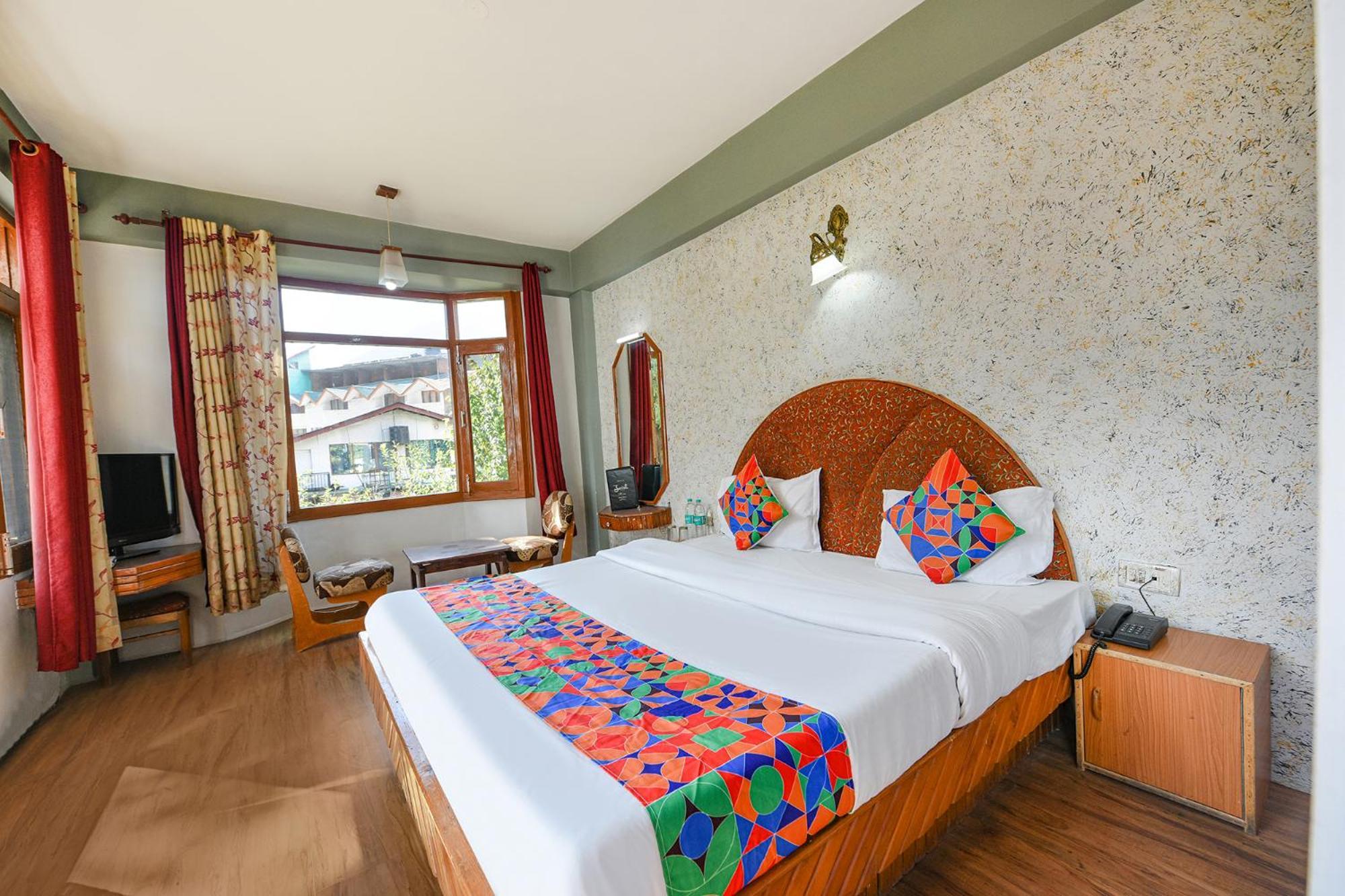 Fabhotel Zarim Manāli Екстериор снимка