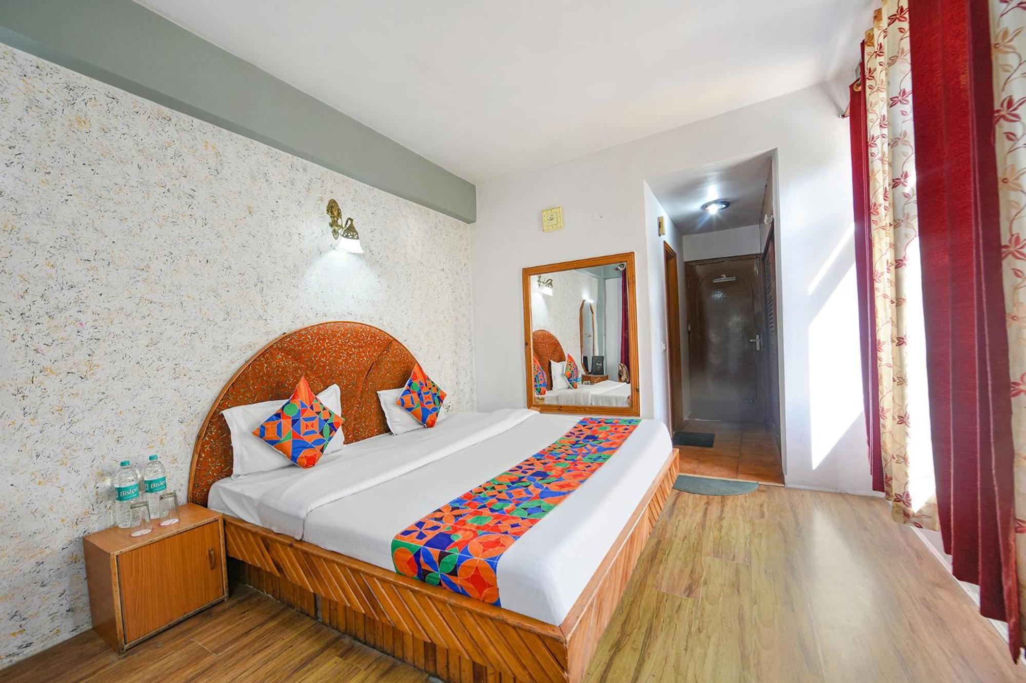 Fabhotel Zarim Manāli Екстериор снимка
