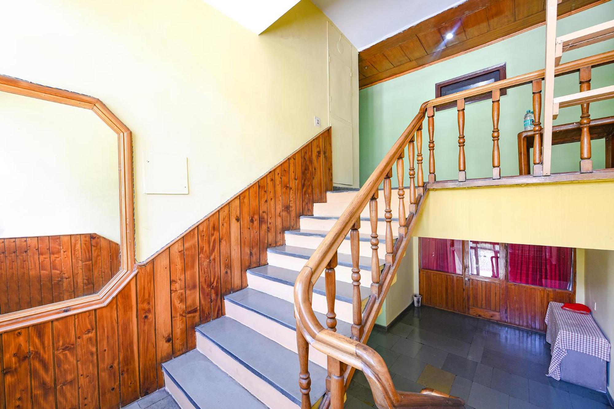 Fabhotel Zarim Manāli Екстериор снимка