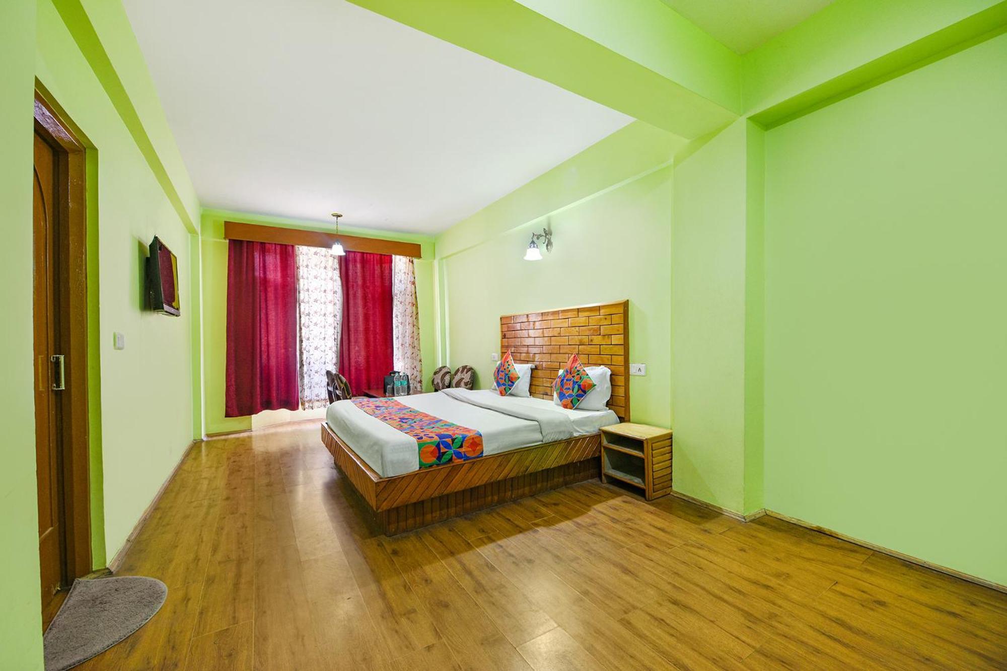 Fabhotel Zarim Manāli Екстериор снимка