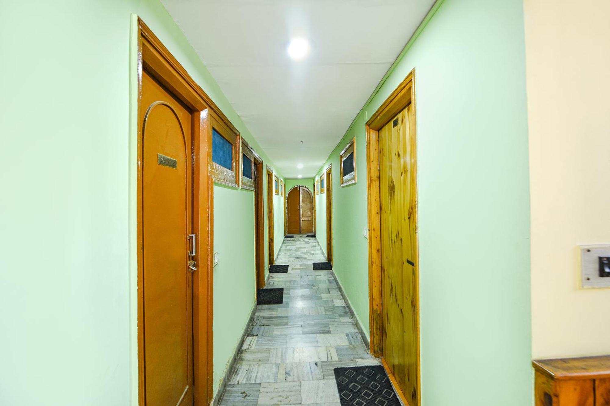 Fabhotel Zarim Manāli Екстериор снимка