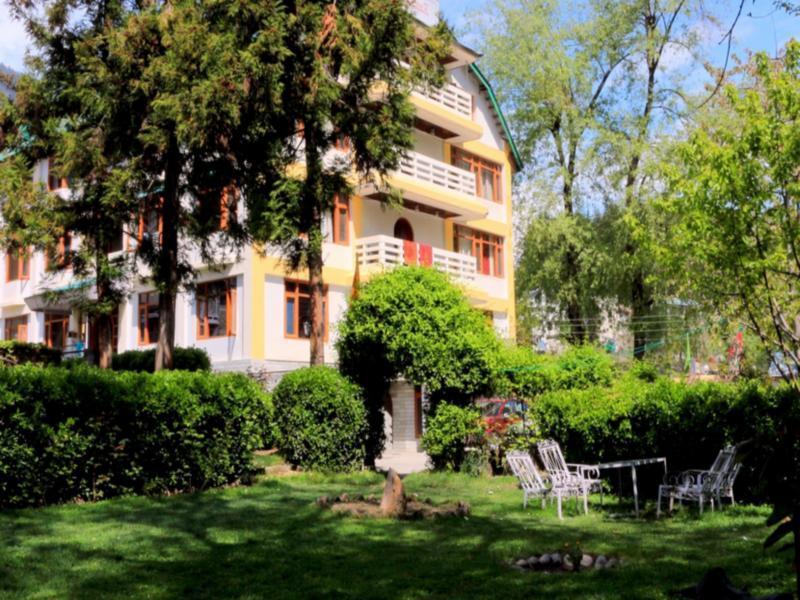 Fabhotel Zarim Manāli Екстериор снимка